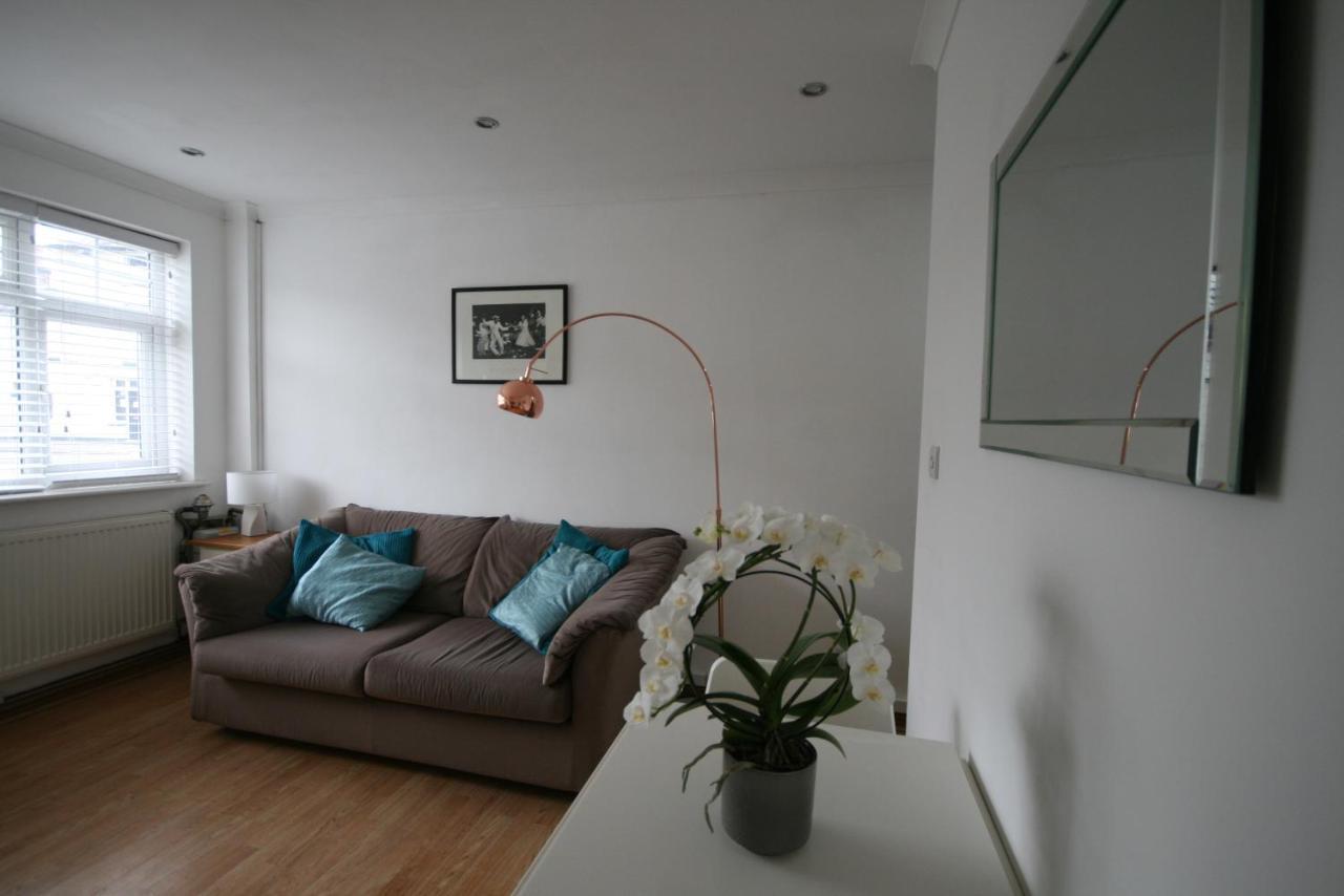 Molesey Near Hampton Court, Viking Short Stays West Molesey ภายนอก รูปภาพ